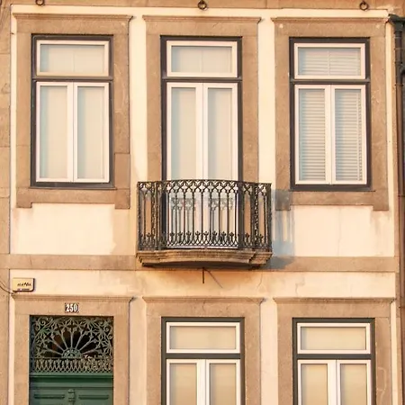 Apartment By The Sea *