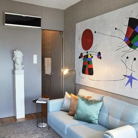 Apartment By The Sea